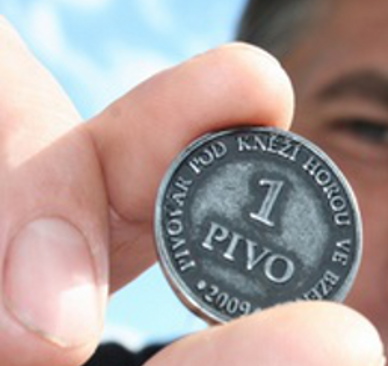 kovanec za eno pivo